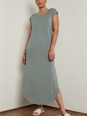Relaxed Short-Sleeve Maxi Dress in Sage